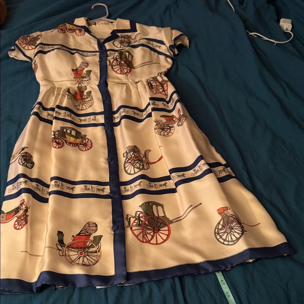 Charming Vintage SETA PURA DRESS Cream and with Carriage Print HERMES FLARE ❤️